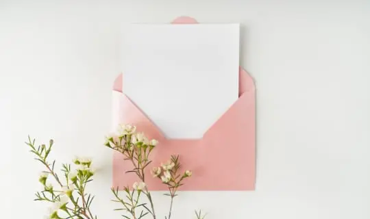 物品を送って支援する